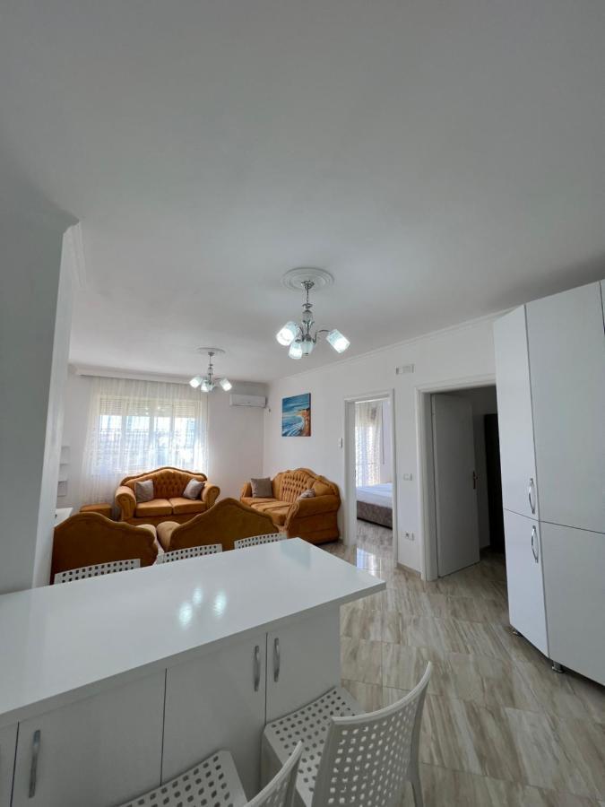 Leo Apartament Durres Exterior photo