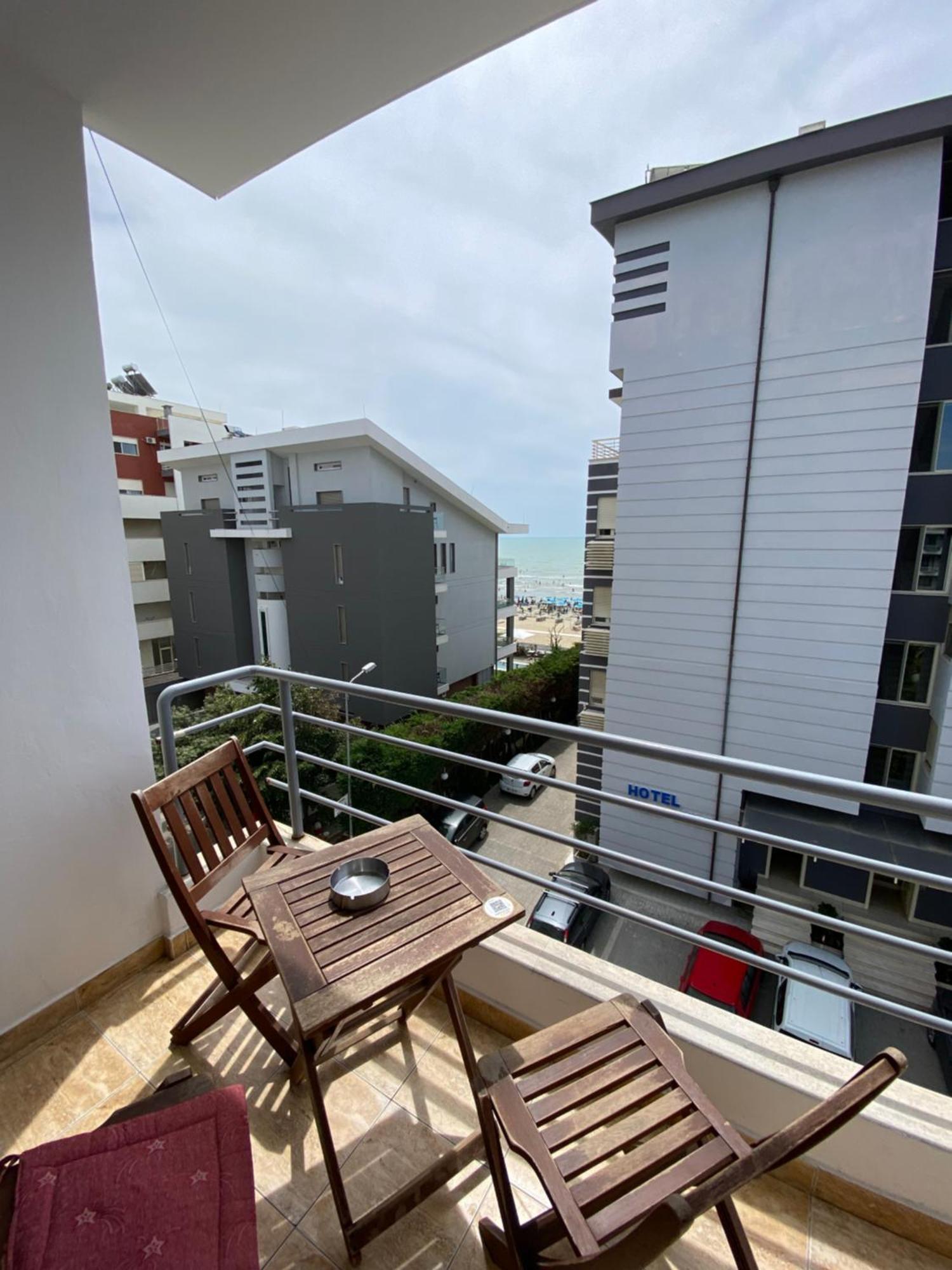 Leo Apartament Durres Exterior photo